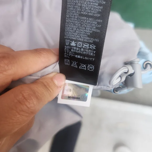 The North Face Womens Light Blue Puffer Jacket Size Medium - Picture 12 of 12